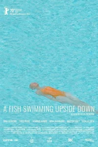 Рыба, плавающая брюхом вверх